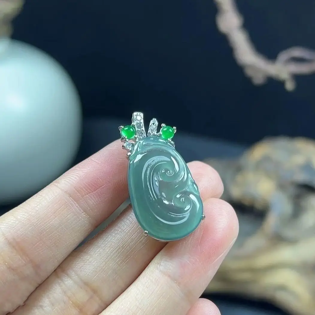 

Natural jadeite Myanmar genuine Dian ice species Ruyi inlaid pendant jade Ruyi certificate pendant jade new three-dimensional be