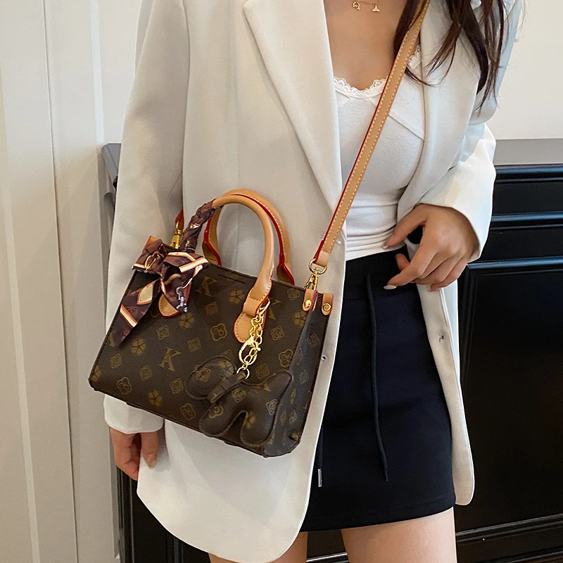 

New Fashion Zipper Crossbody Bag For Women, Designer Shoulder Bag With Chain Strap, Elegant Ladies Handbag
