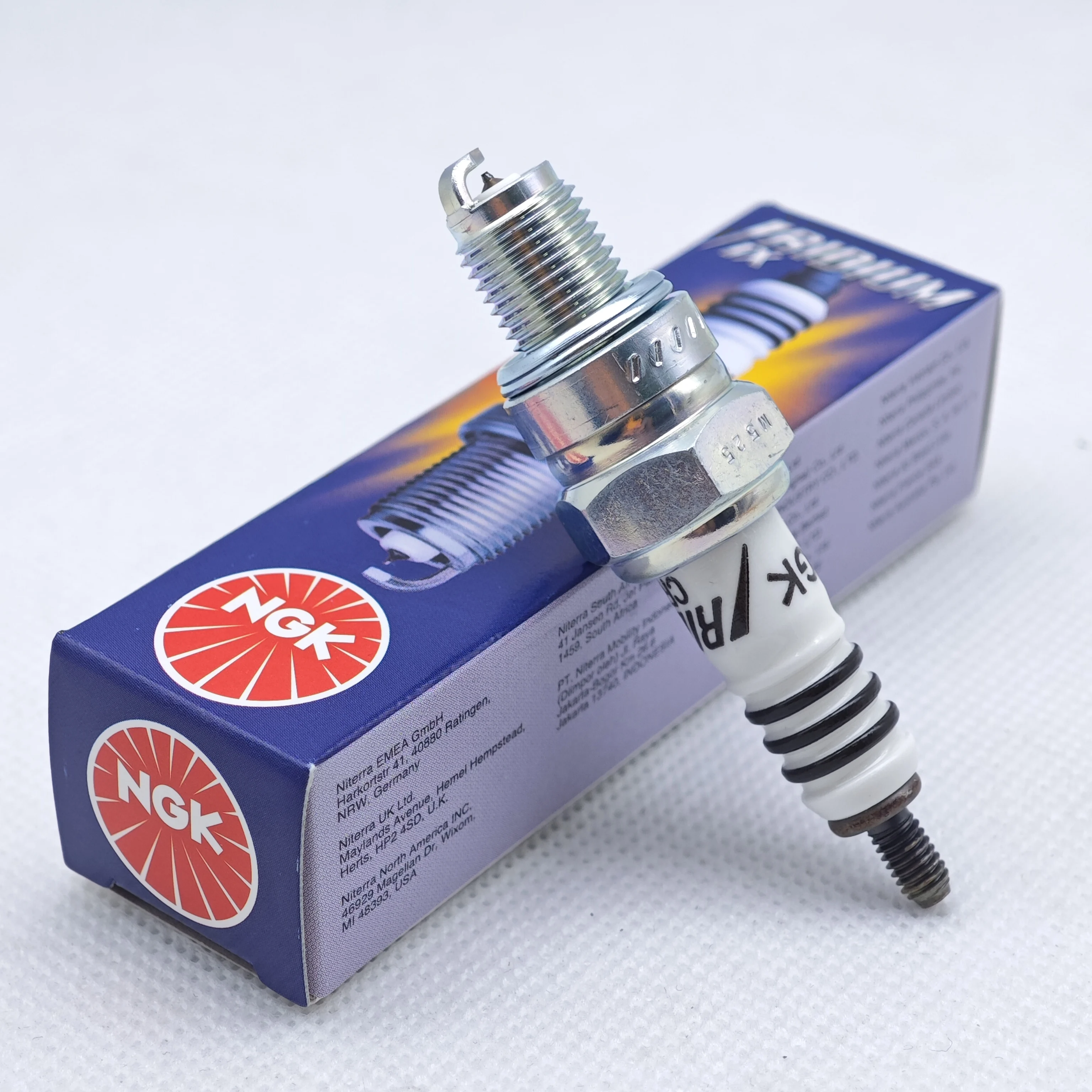 1pcs original Iridium Spark Plug CR6HIX CR7HIX Motorcycle Spark Plug