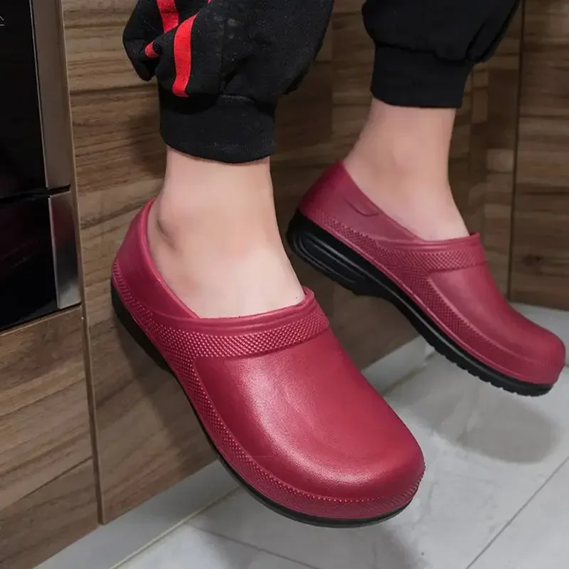 Sapatos impermeáveis e à prova de óleo antiderrapantes, tamancos de cozinha, sapatos de chef, respirável, resistente, plus size, hotel, novo, 2023