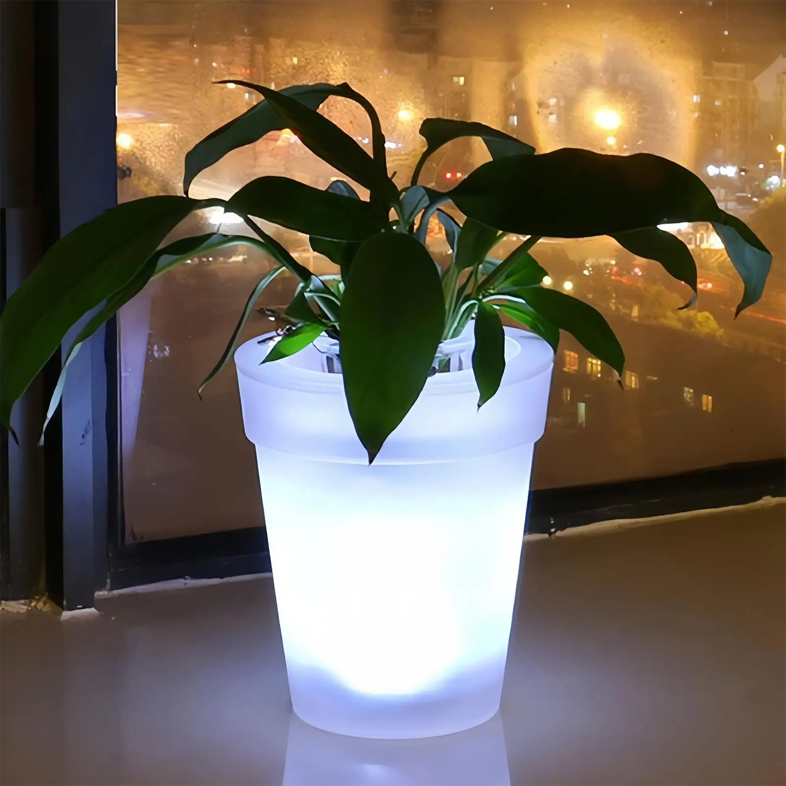 LED Planter Pots Outdoor Waterproof Landscapes Lighting Decoration Solar Powered LED Planter Vase for Patio Yard Pathway Lawn