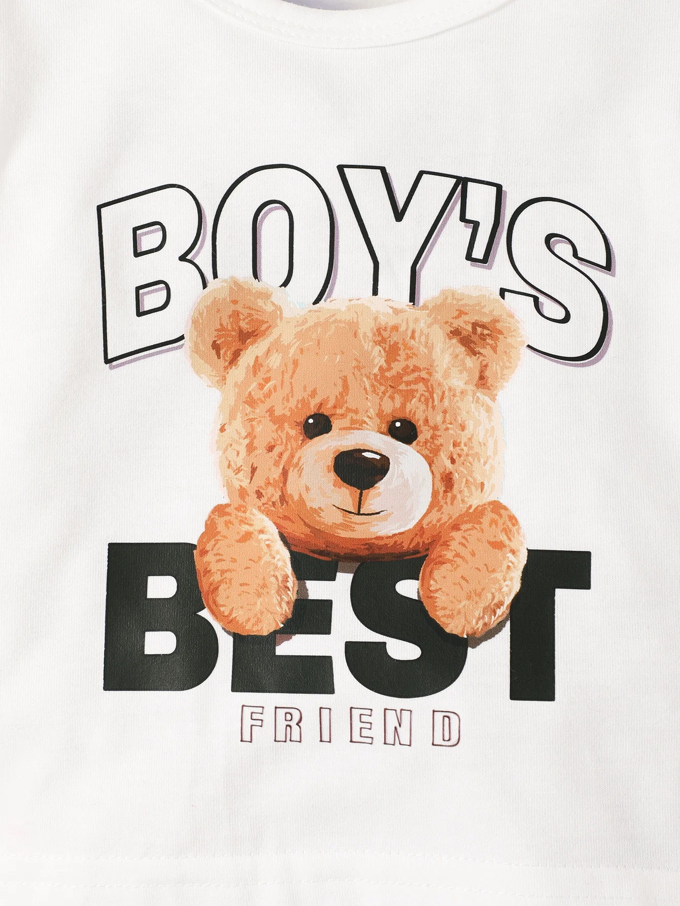 طقم مكون من قطعتين من تي شيرت كاكي مطبوع عليه حروف صغيرة لطيفة ورقبة دائرية وأكمام قصيرة من قماش الدنيم الأزرق للأولاد الصغار