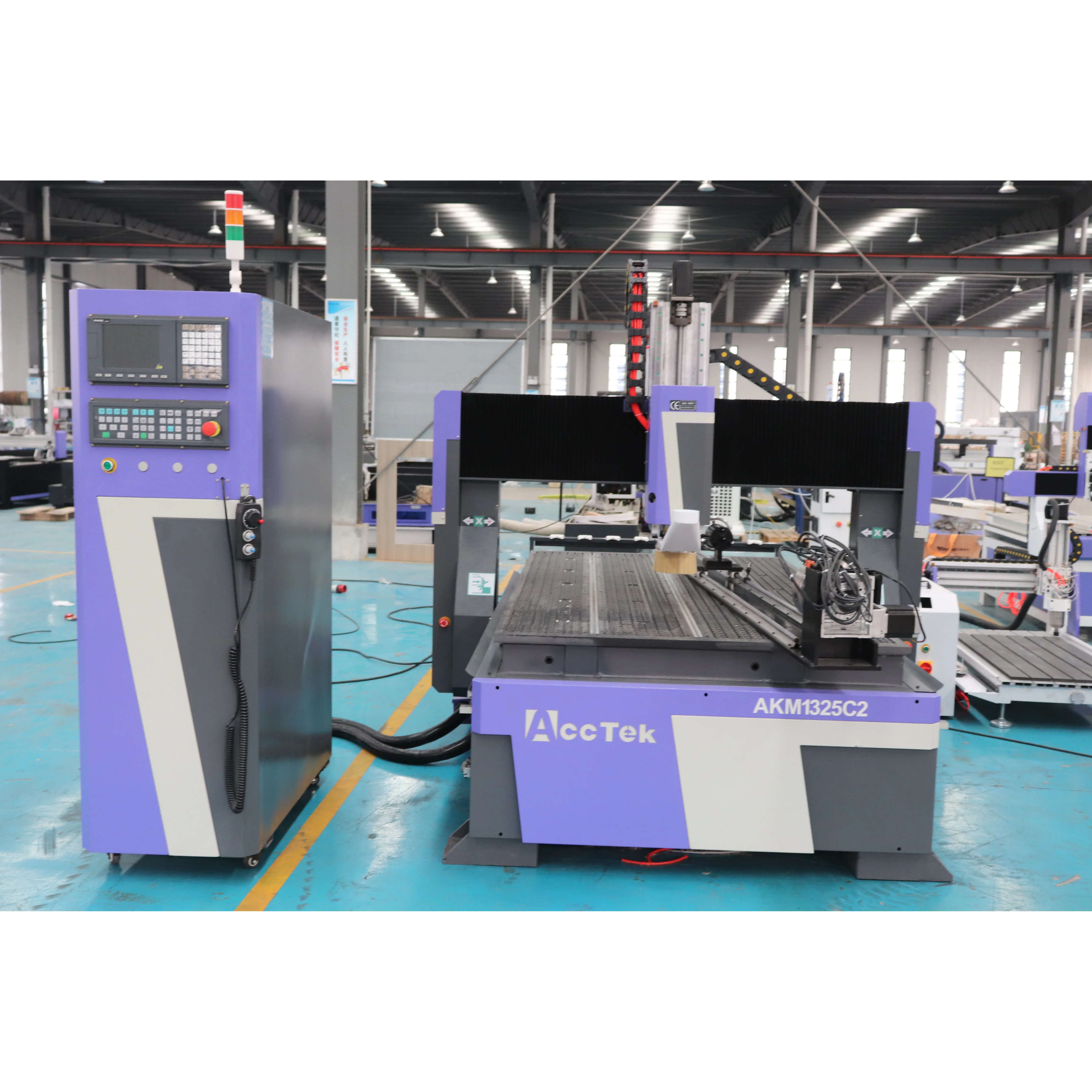 Acctek cnc escultura máquina yaskawa motor drive 380v carpintaria adota a máquina de gravura em madeira com eixo de refrigeração de ar atc