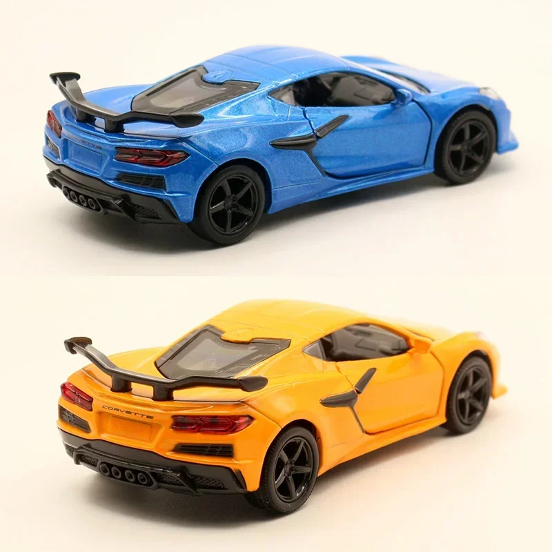 Corvette Z06 2023 Coche modelo de aleación escala 1:36, metal fundido a presión con motor de simulación, coche de carreras deportivo para regalo de coleccionista