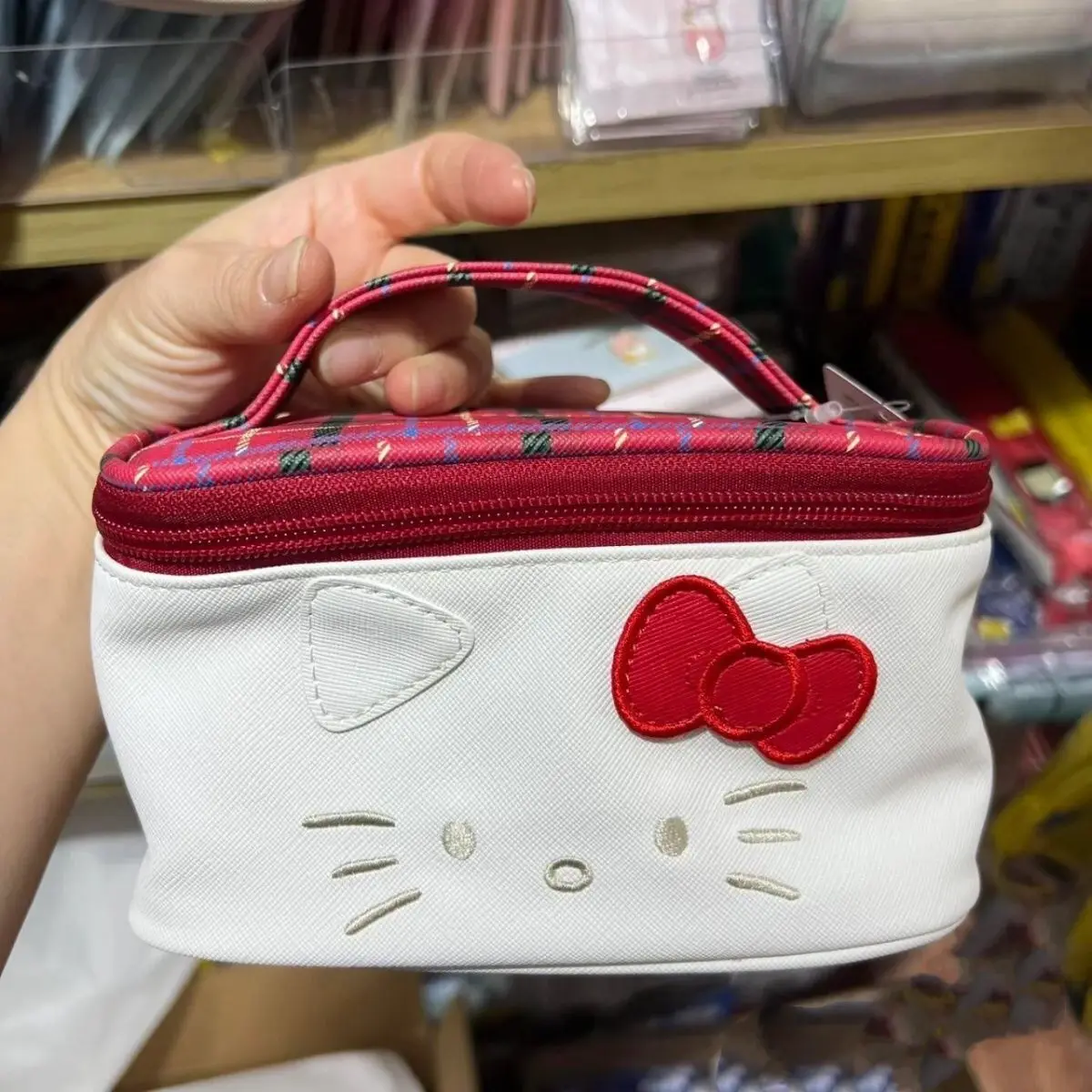 

Hello Kitty Handbag Cute Cartoon Bow Embroidery Handheld Cosmetic Bag New Fashion Delicate High-capacity Portable Storage Bag