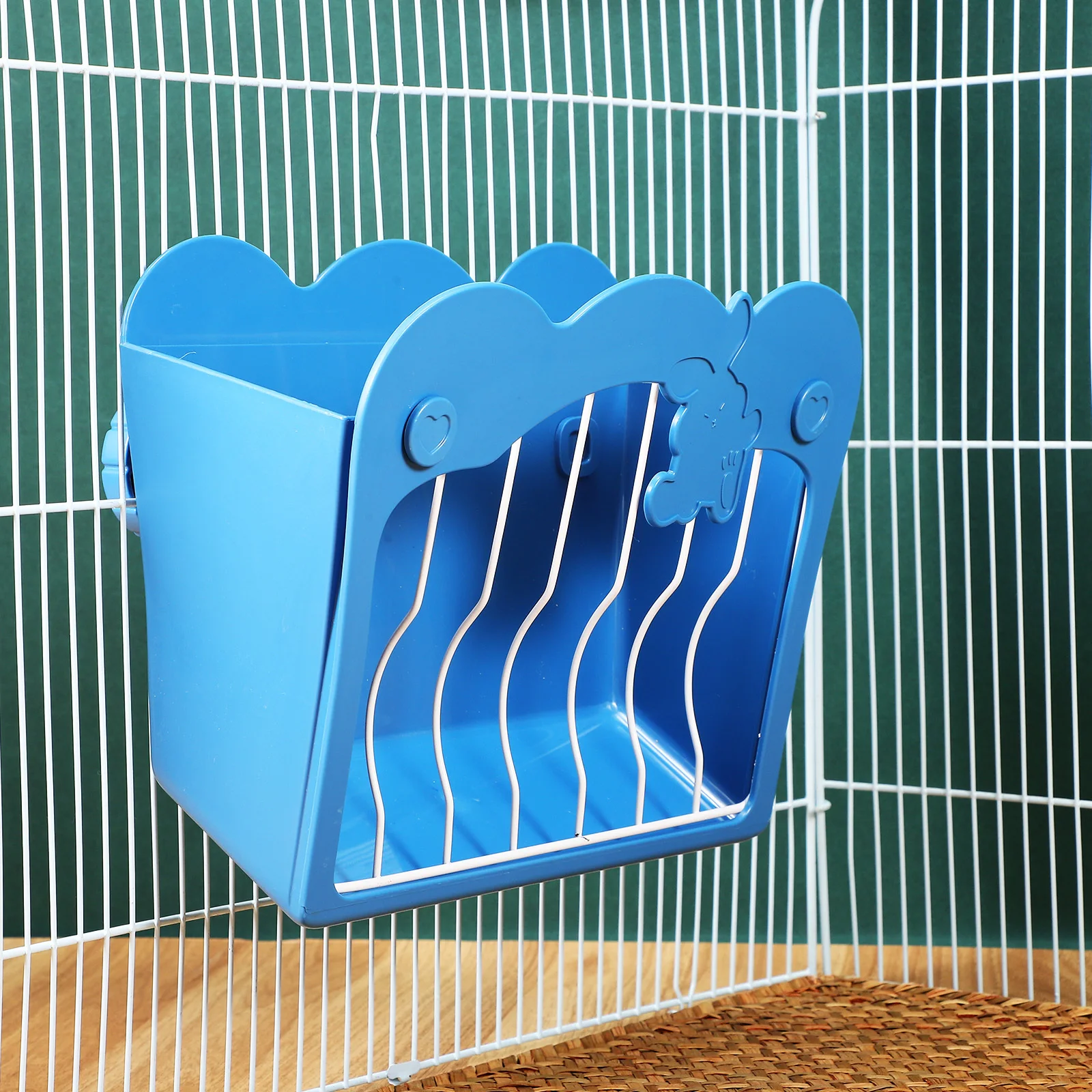 

Rabbit Hay Rack Large Capacity Holder Durable Plastic Easy Install for Cage Bunny Guinea Pig Chinchilla Food Dispenser