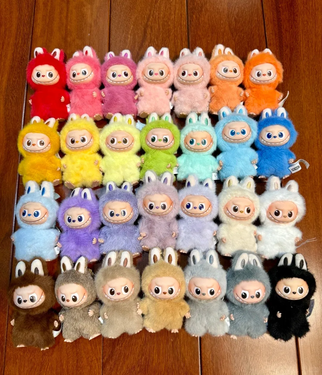 

POPMART Labubu V4 PIN FOR LOVE Series: Модная коллекционная серия милых и интересных игрушек-сюрпризов для коллекции, в качестве подарков на день рождения