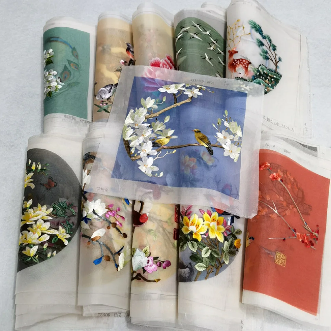 

Pure manual embroidery double-sided embroidery silk finished embroidery decorations Tuanfan Hanfu bag cloth piece accessories fl