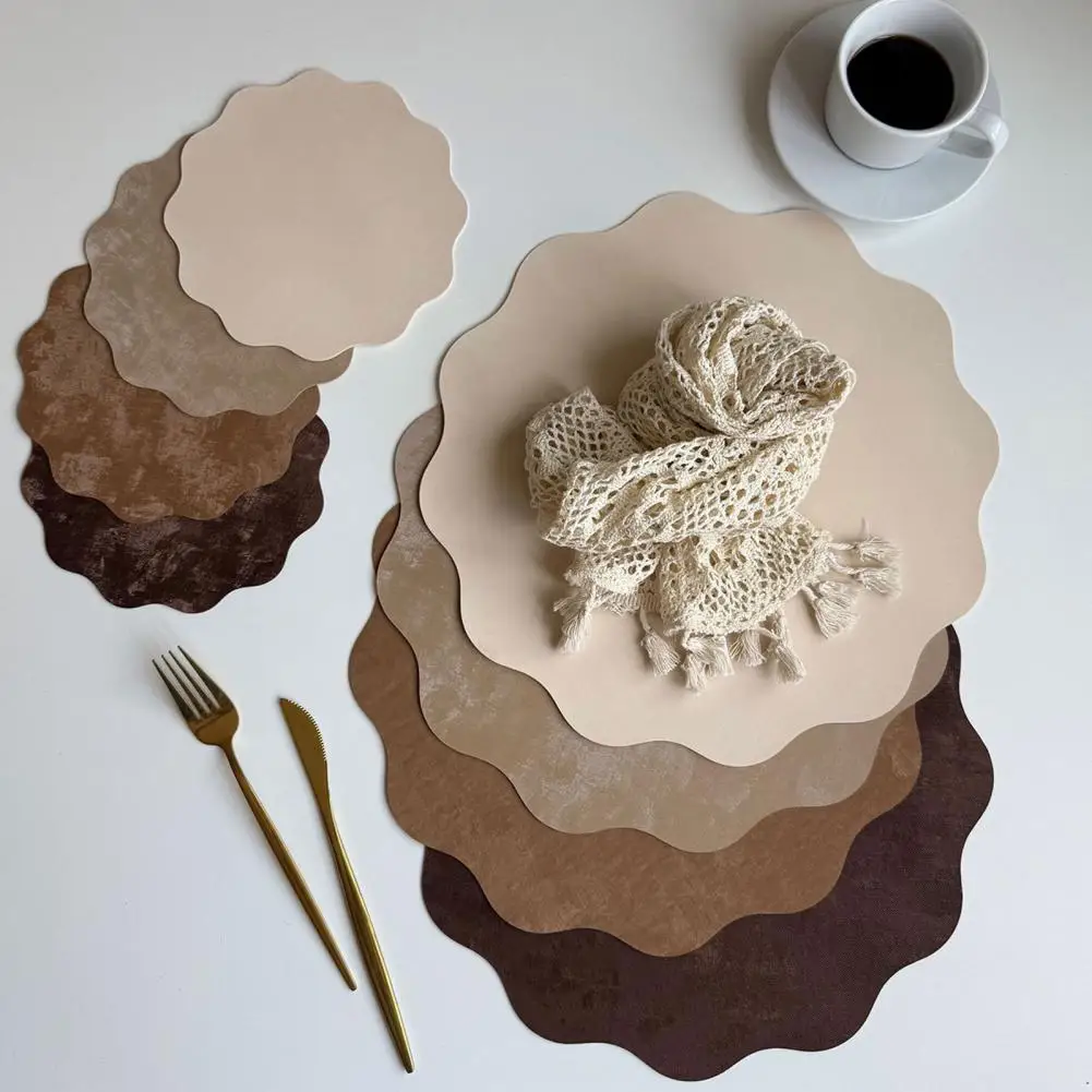 Round Wavy Flower Placemat, Waterproof Oil-Proof Placemat, Artificial Leather Heat Insulation Table Mat Coaster for Dining Table