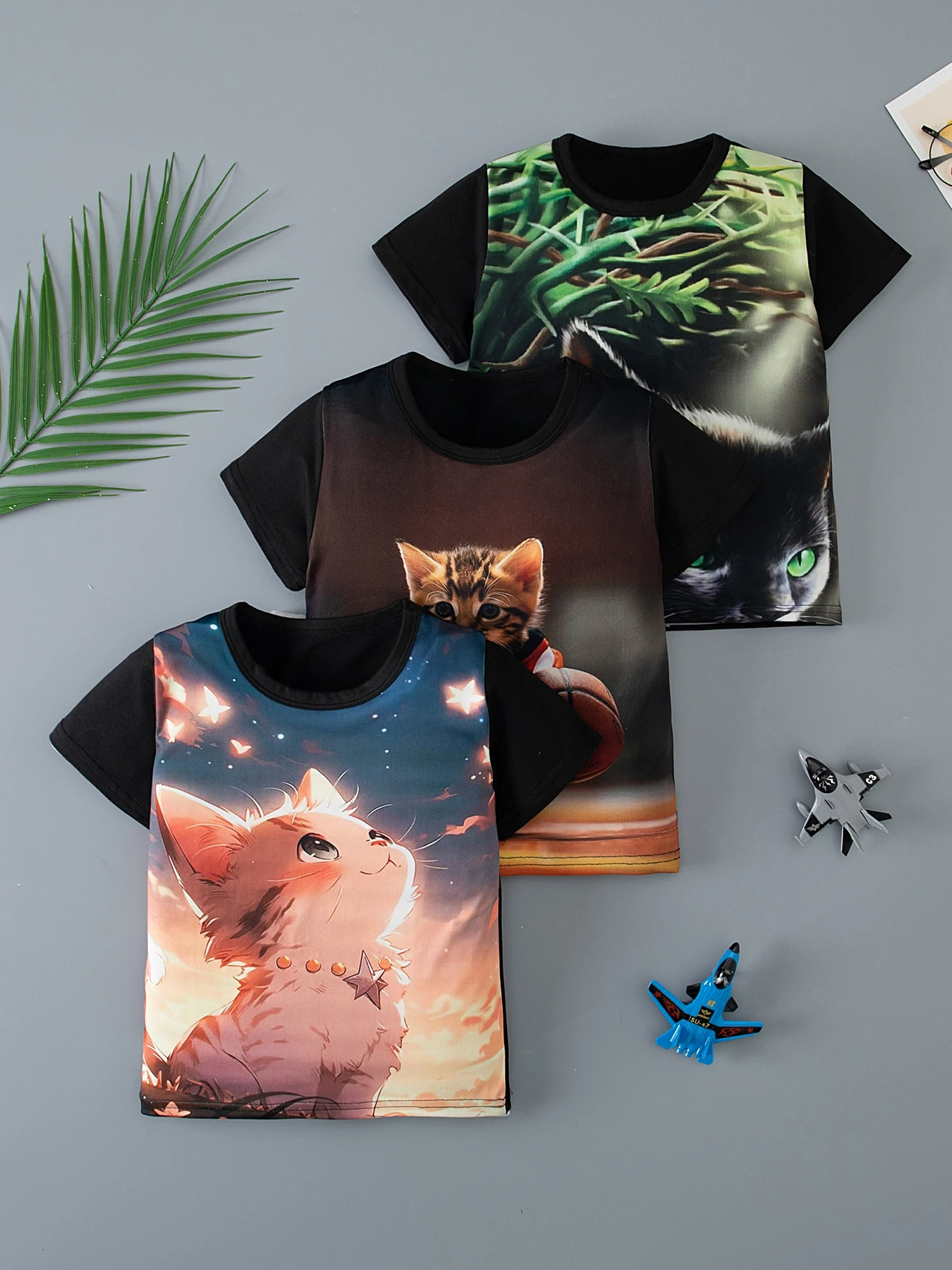 Summer Children's Fashionable Cartoon Printed Round Neck Short Sleeved Casual Versatile T-Shirt for Boys and Girls, Random Top