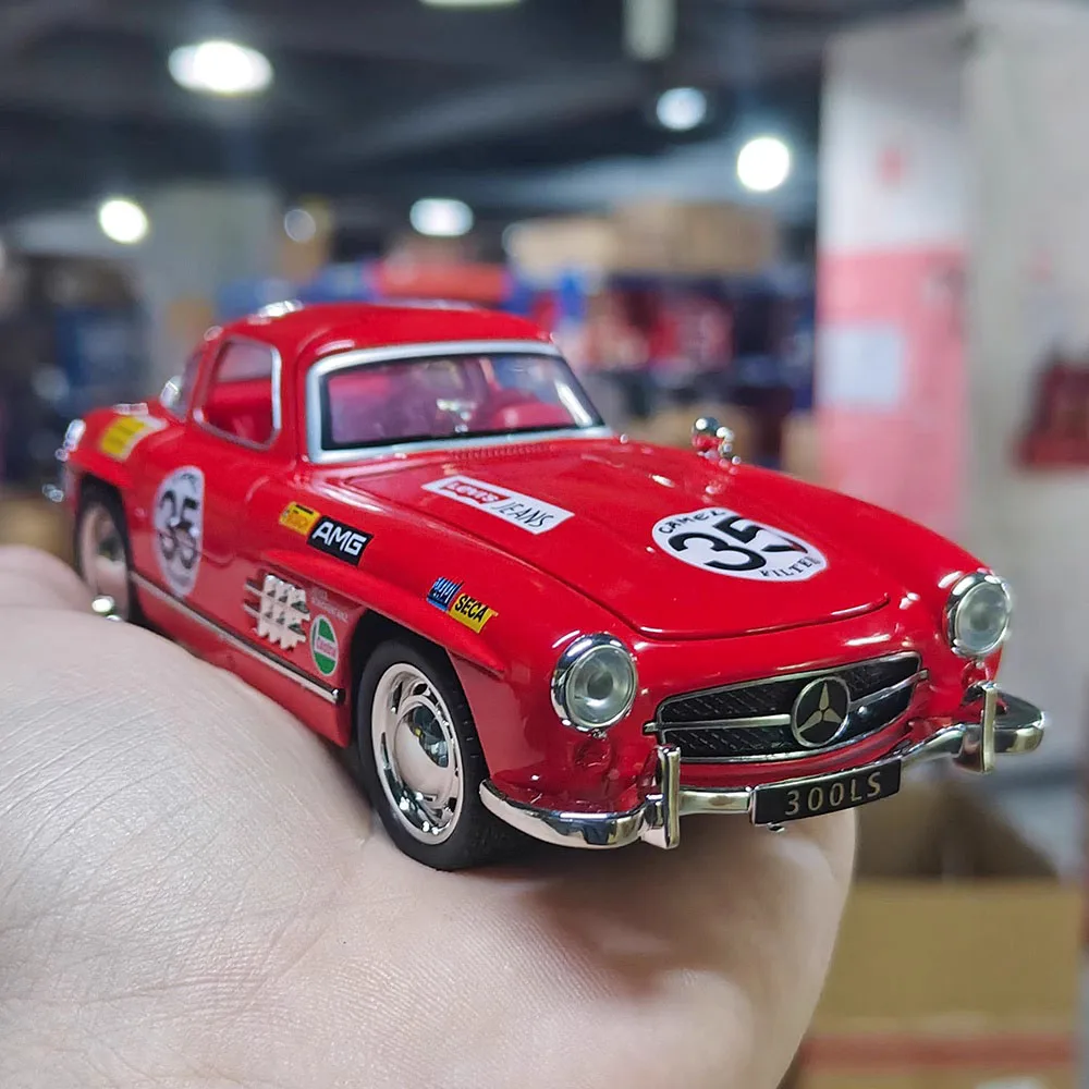 

1:32 300SL 500K Alloy Model Diecast Car Toys Doors Opened Metal Body Miniature Vehices Sound Light Pull Back Cars for Boys Gifts