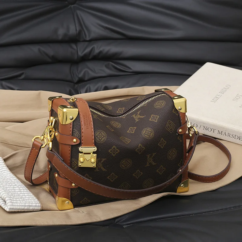 

2025 Vintage Print Makeup Bag, Commuter Shoulder Purse for Women, Cosmetic Crossbody Tote, Minimalist Day-to-Night Bag