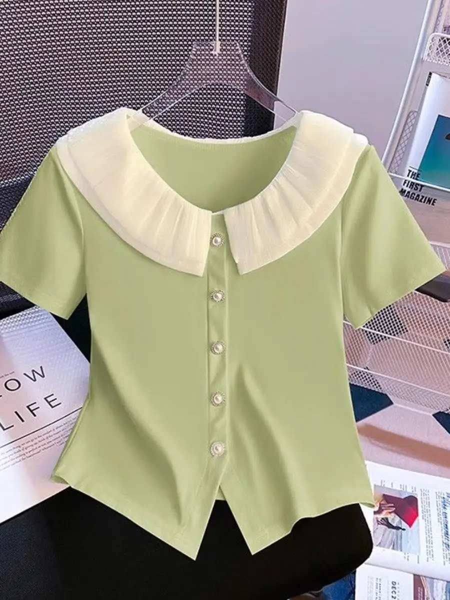 camiseta-feminina-de-manga-curta-com-gola-boneca-antienvelhecimento-conjunto-de-duas-pecas-com-design-irregular-e-efeito-ema