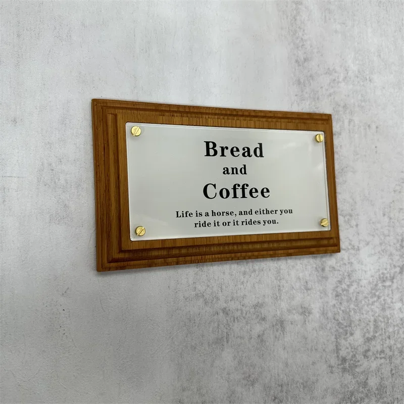 

The product can be customized. The retro house sign is simple