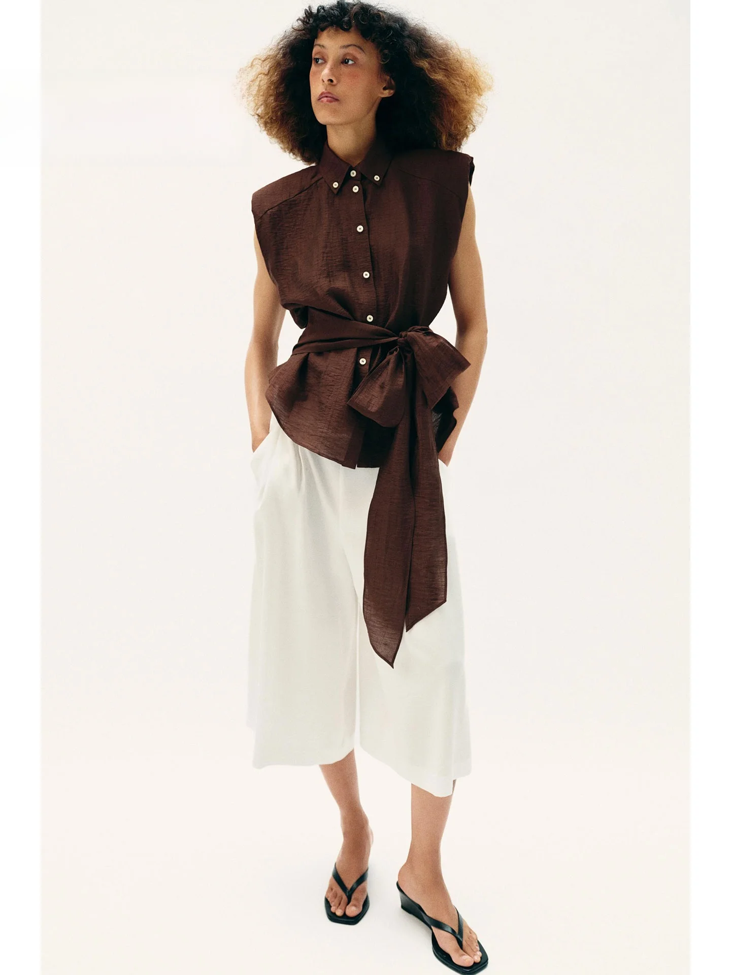 

Summer 2026 Retro Commuter Style Texture Waist Belt Waist Cinching Sleeveless Shirt Women's Elegant Fashion Straight Cut