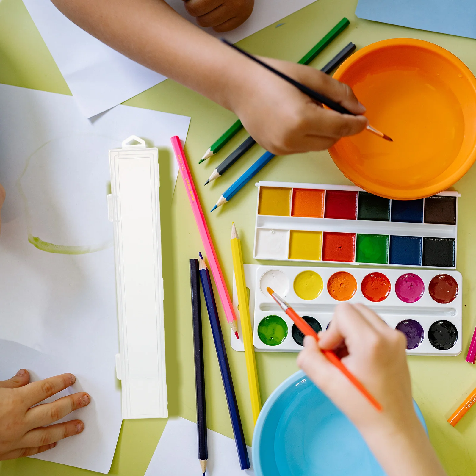 8 قطعة حافظة ملحقات اللوحة متعددة الوظائف من البلاستيك القوي للفرش والأقلام وأدوات الخط صندوق فرشاة الرسم