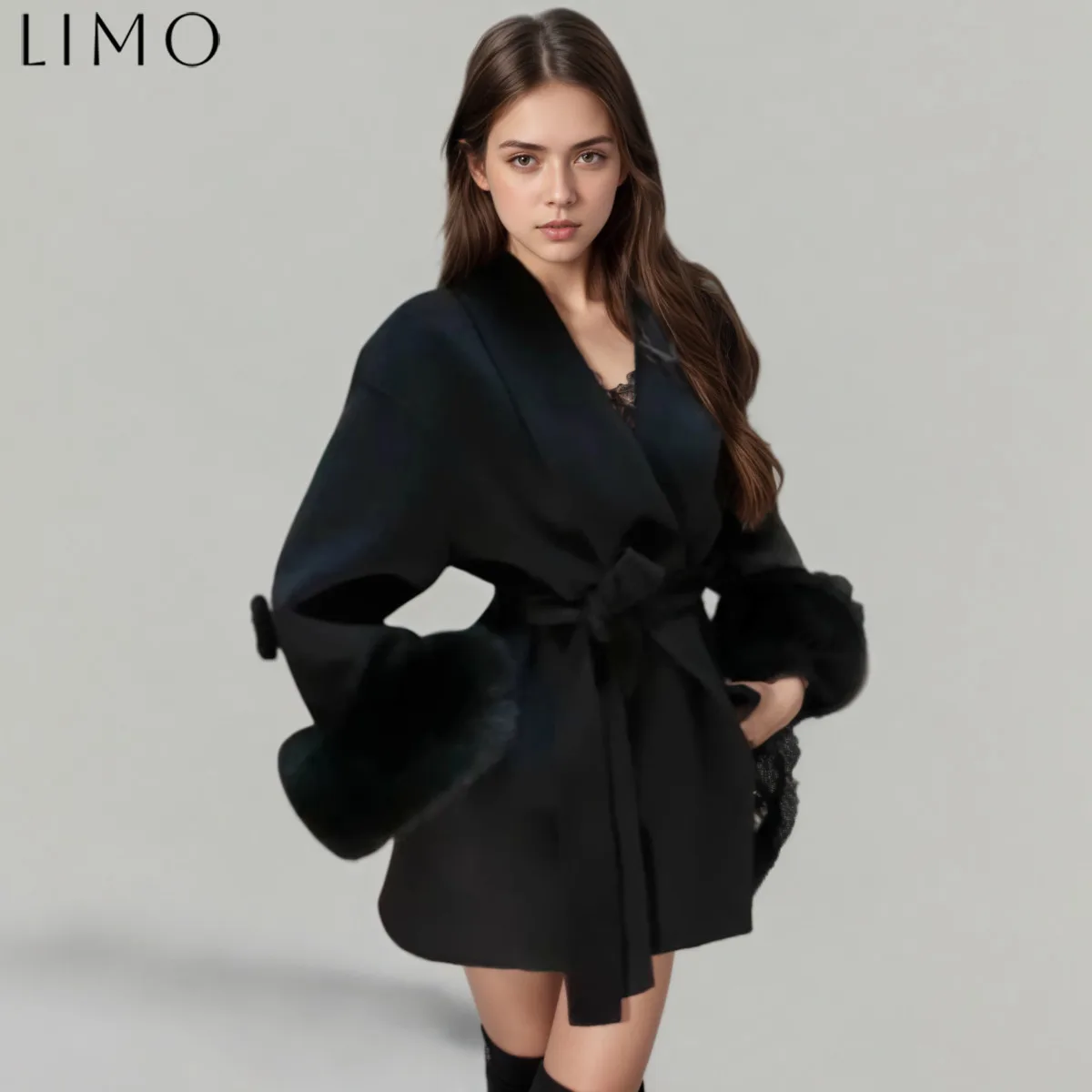 

LIMO In 2025 the new short-style coat is retro in style and suitable for commuting It features thickened sleeves