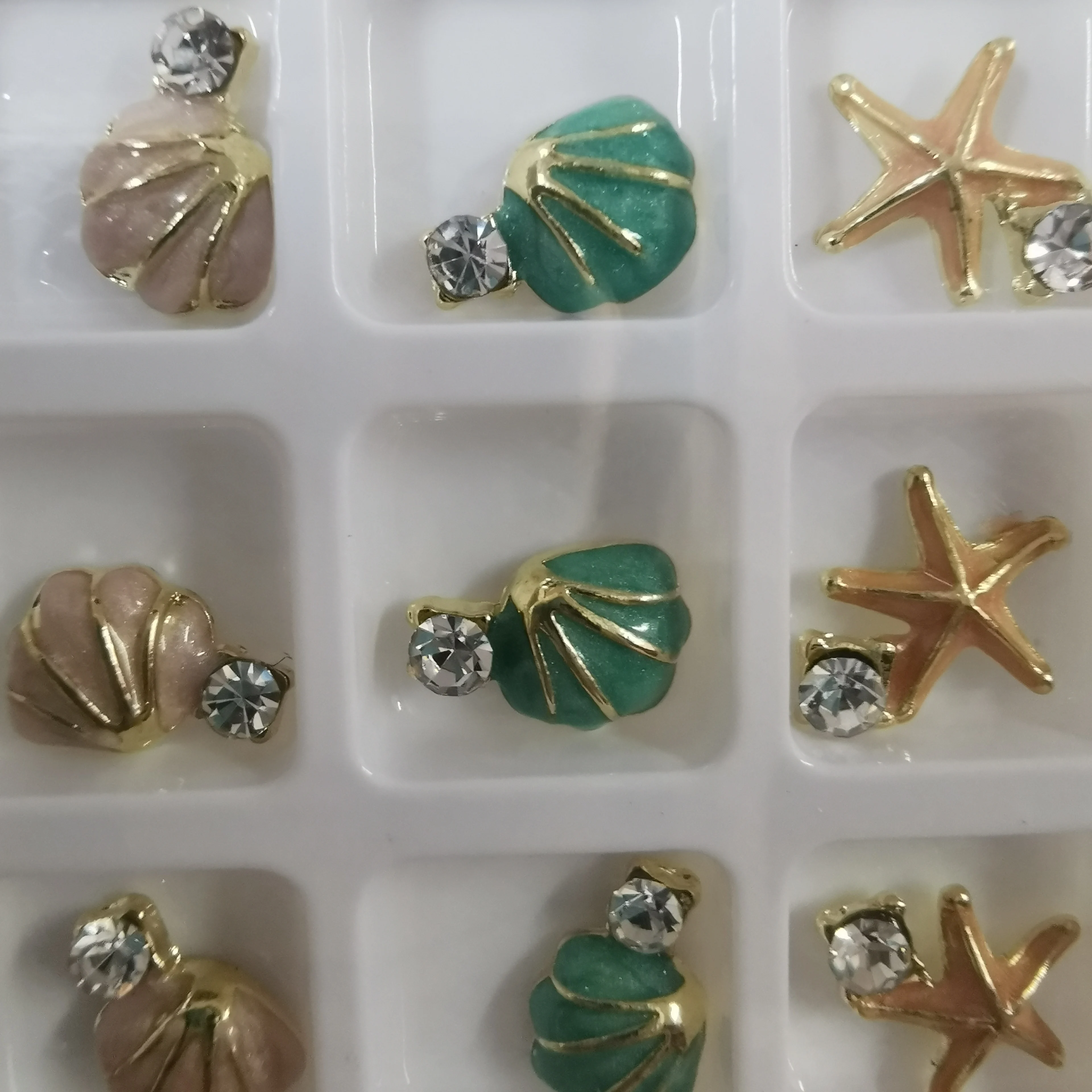 20 ピース/箱 5D 10 × 10 ミリメートル貝殻ヒトデネイルチャーム夏の海のテーマ合金ネイルパーツラインストーンホリデーマニキュアチャーム