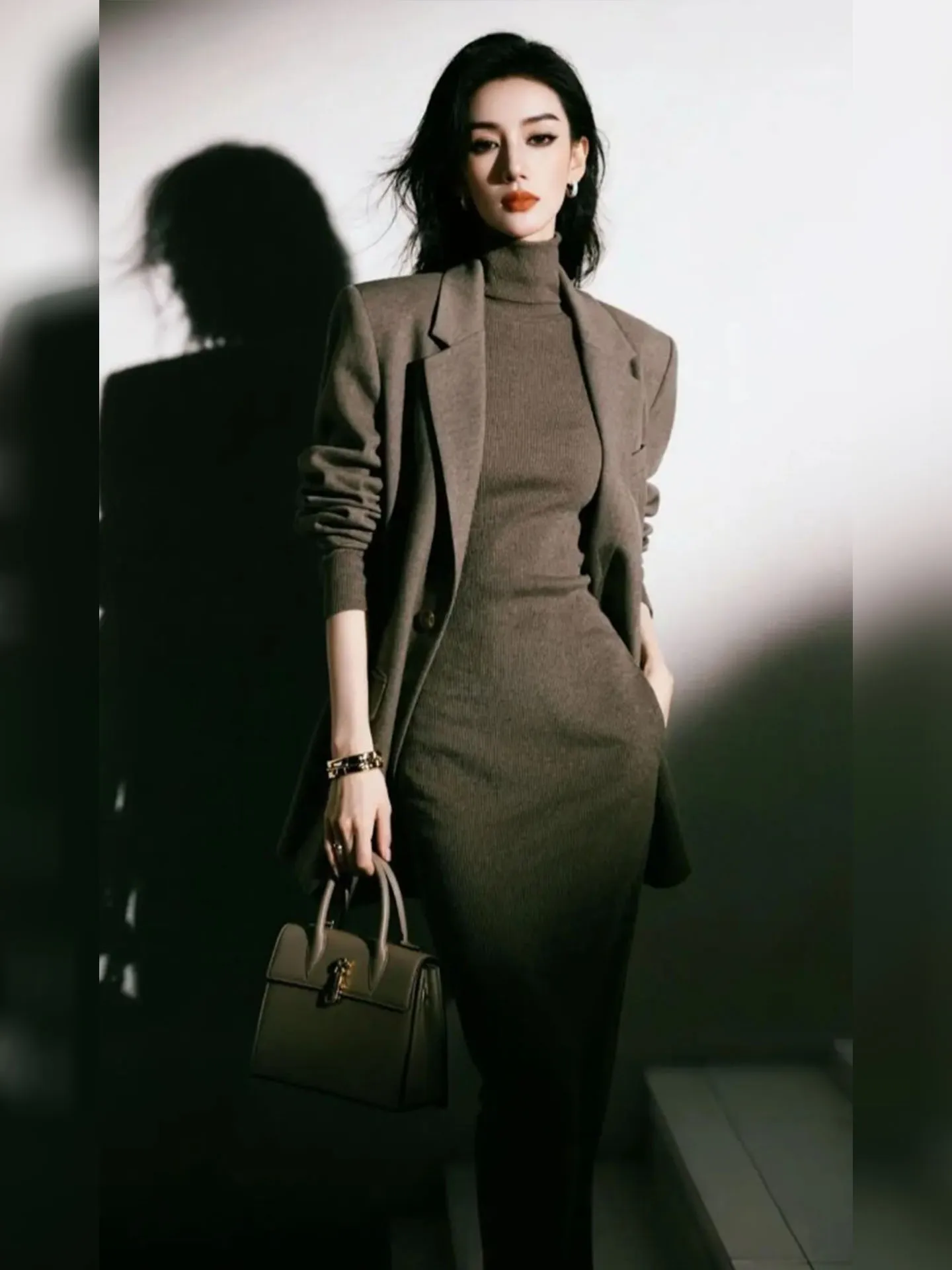 

Весна 2026, женский коричневый костюм, джат, трикотажный комплект Dr, простой комплект Ele, высококачественный смывной комплект из двух предметов