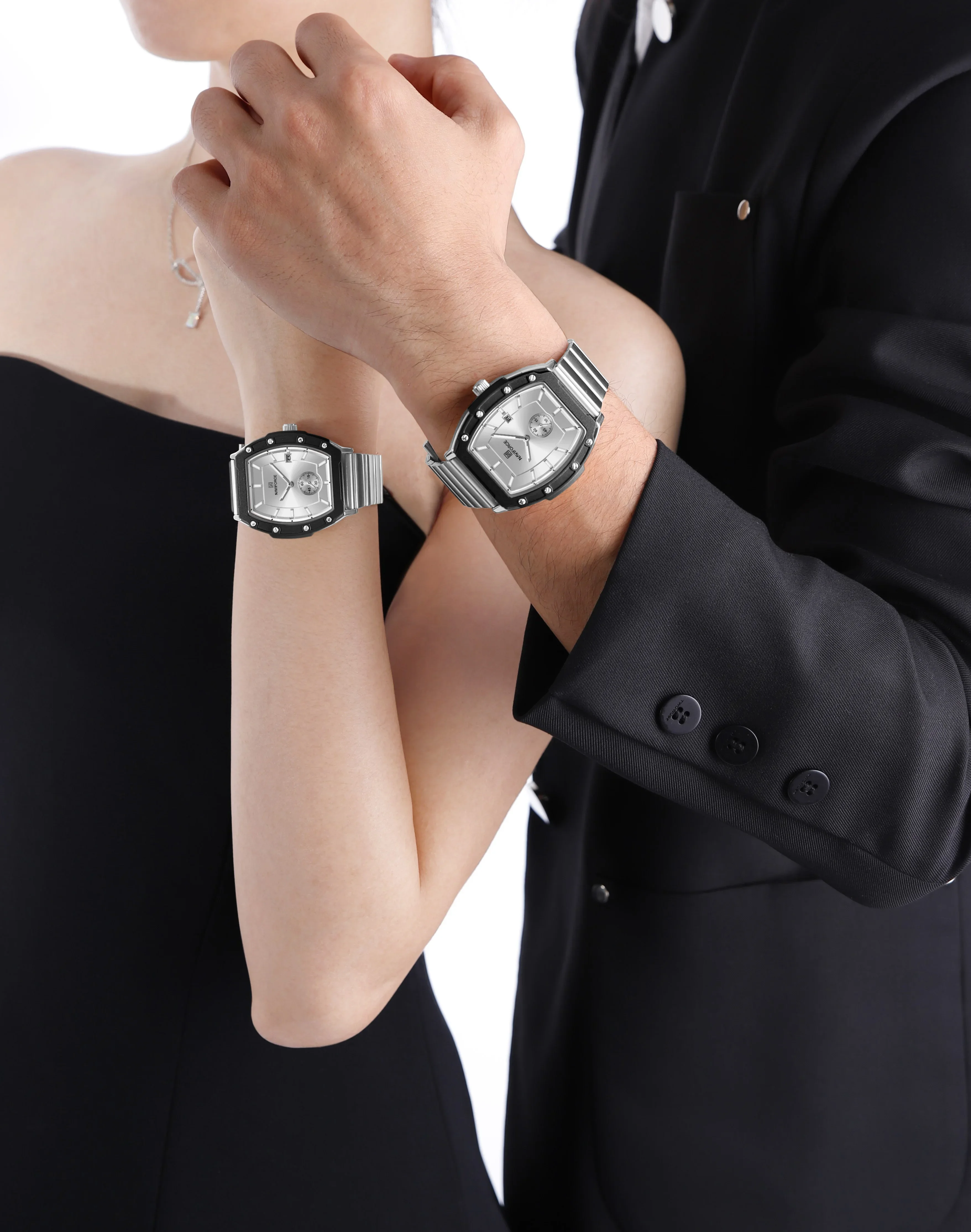 NAVIFORCE NF8068 恋人のファッション高級スポーツクォーツスクエアスチールバンド防水合金クリスタルカジュアルカップル時計