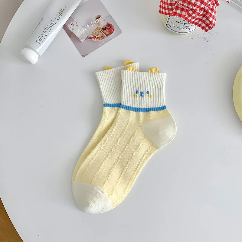 Calcetines de color crema calcetines tobilleros de mujer Primavera Verano calcetines finos de corte bajo deportivos sin costuras con dibujos animados