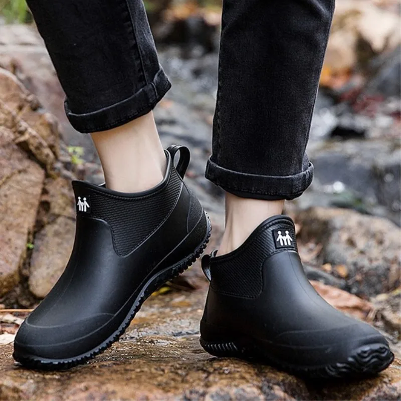 Men And Women\'s Work Boots Couple Outdoor Waterproof Rubber Shoes Overshoes Low Top Rain Boots Summer Winter