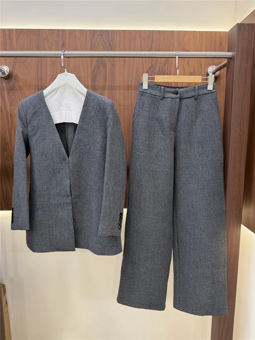 Gray Minimalist Women's Suiting Lapelless Jacket with Wide Leg Pants Two-Piece Set for Elegant Autumn Commute Fashion Trend 2026