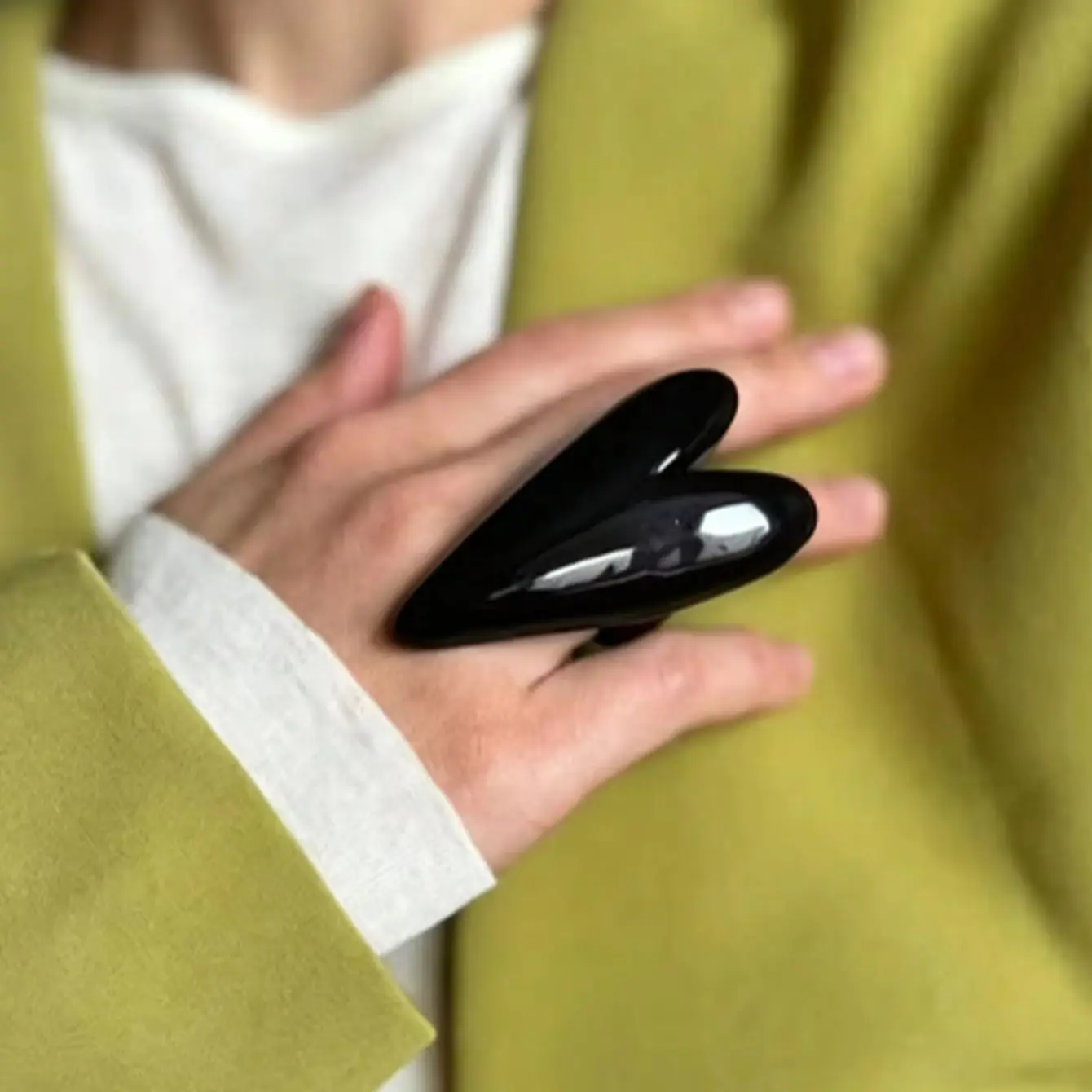 Vintage Oversized Glossy Resin Heart Ring in Burgundy Black White—Women's Jewelry Simple Sophisticated Elegant
