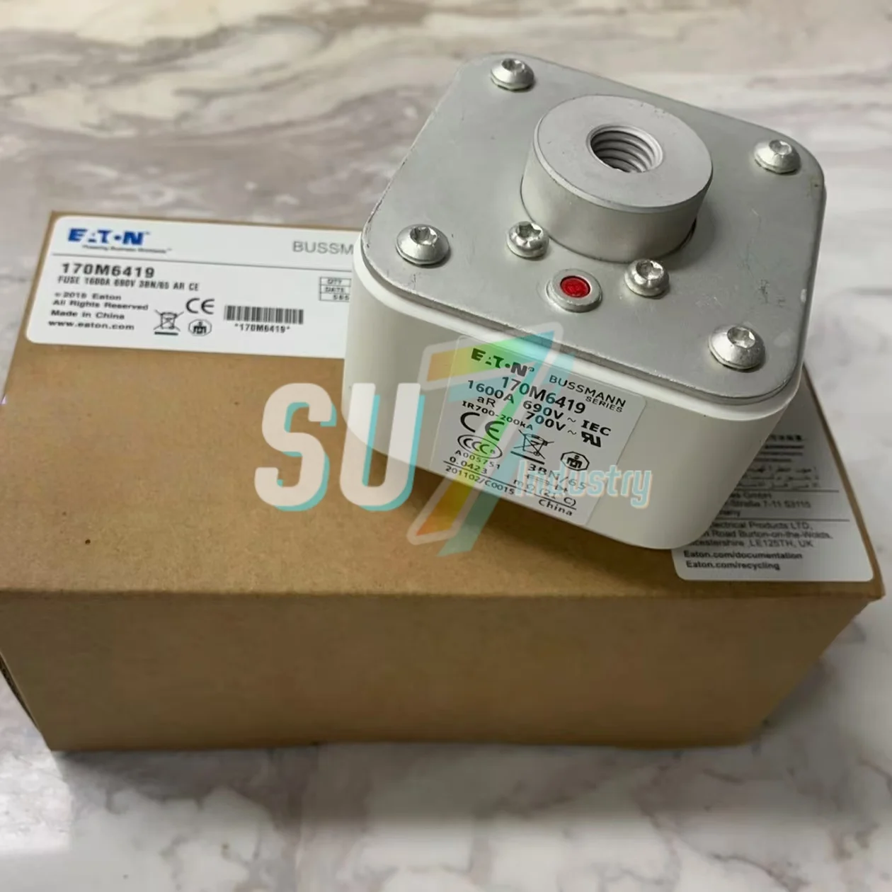 

Fuse New In box 170M6216 170M6411 170M6419