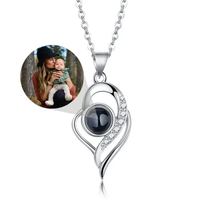 Personalized Necklaces Customized Photo Projection Heart Pendant Necklace for Women Lover Jewelry Memory Gift Custom Products