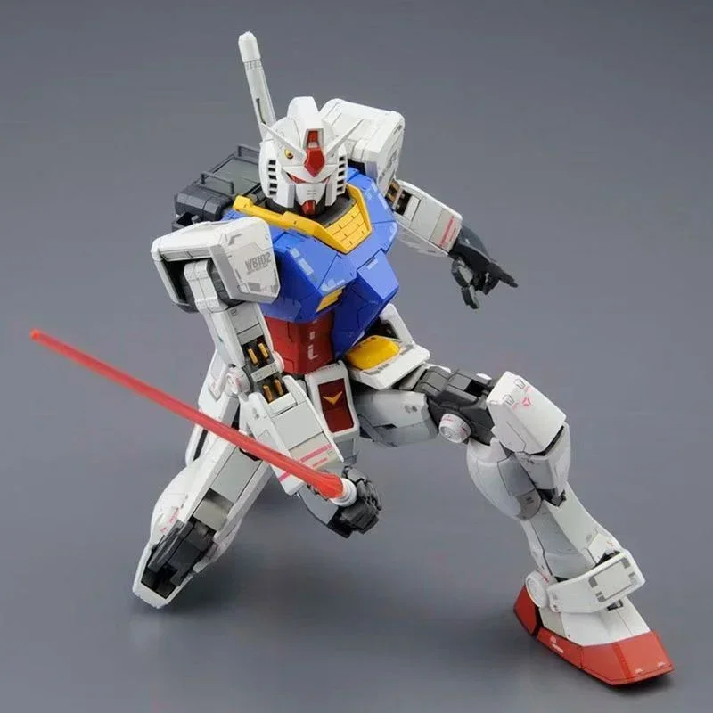 バンダイオリジナルガンダム MG 1/100 シリーズマスター GRADE3.0 RX-78-2 アニメアクションフィギュア組立ギフトグッズモデル装飾品