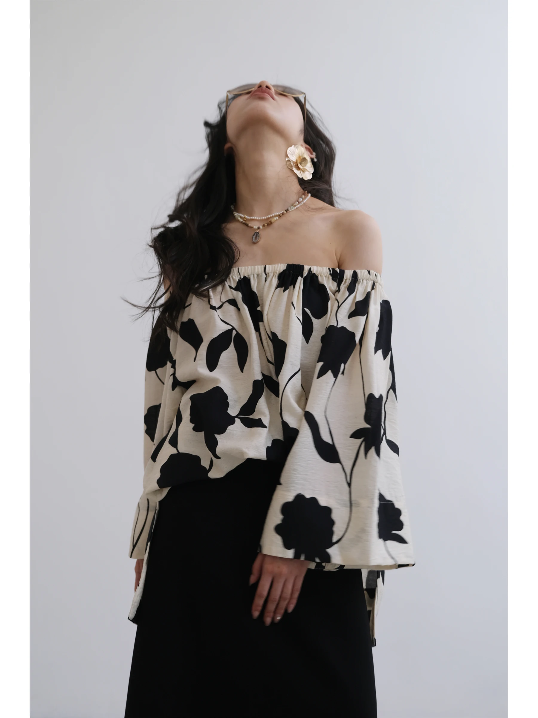 

Свободная льняная летняя блузка на одно плечо с длинным рукавом, приталенная, с принтом, повседневная, удобная для поездок на работу, из смесового хлопка, китайского производства