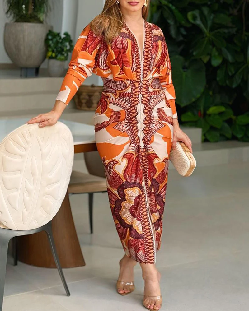 

New Retro Pattern Long Sleeved Slim Fit Deep V-Tight Waist Hugging Mid Length Skirt