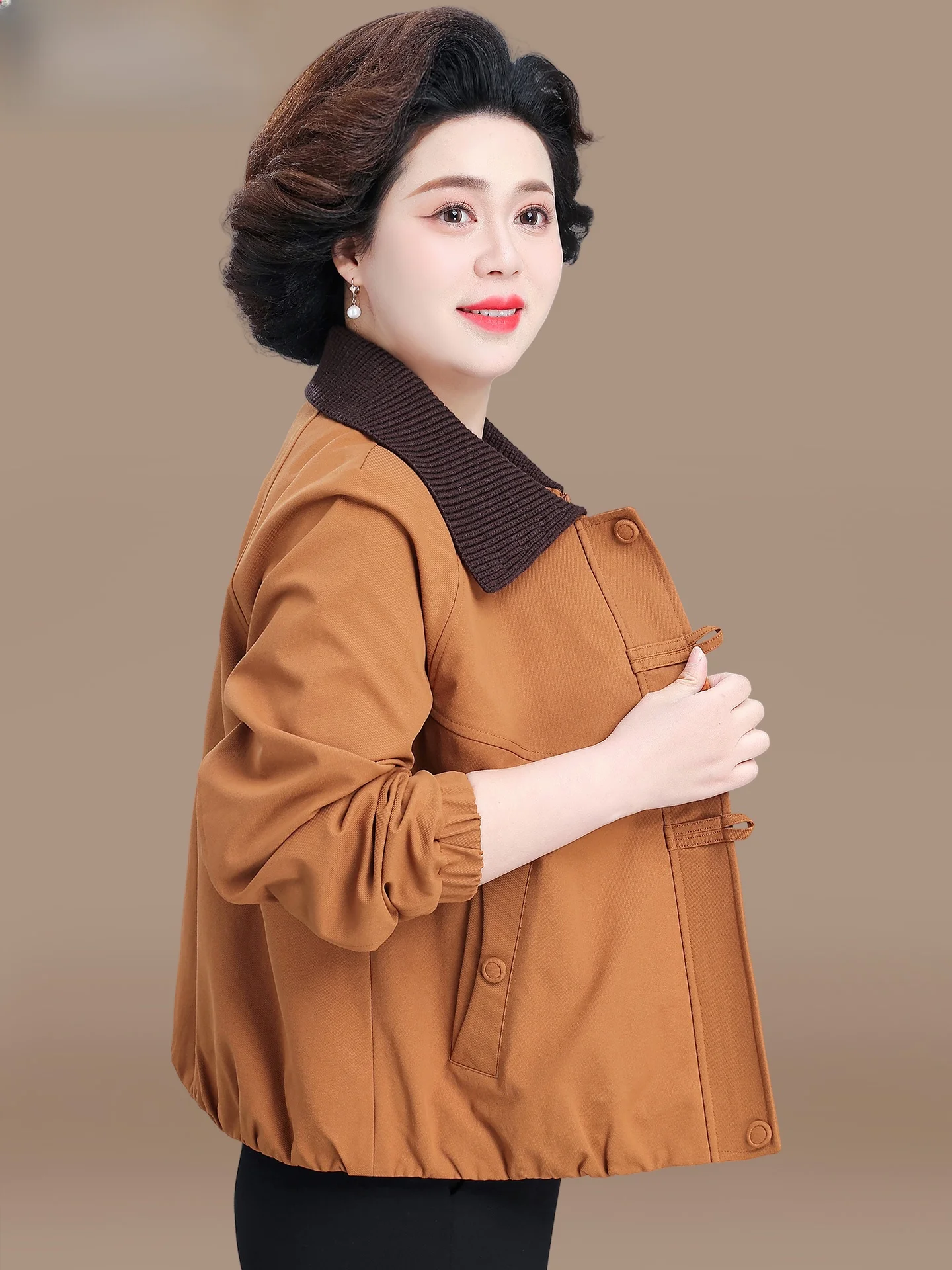 

Весенняя модная повседневная куртка-ветровка для женщин среднего и старшего возраста, маленький размер, новинка 2026 года