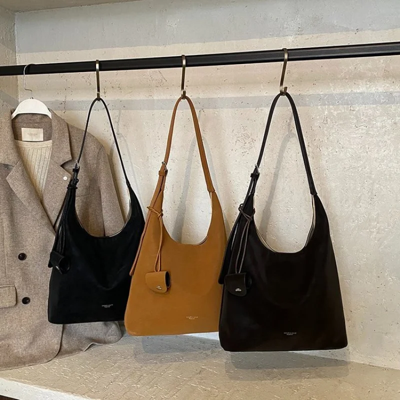 Superior Ladies Shoulder Bag Made Of Python-Print Leather Boasting Compact Riga High-End Vintage Neat Spacious Look​