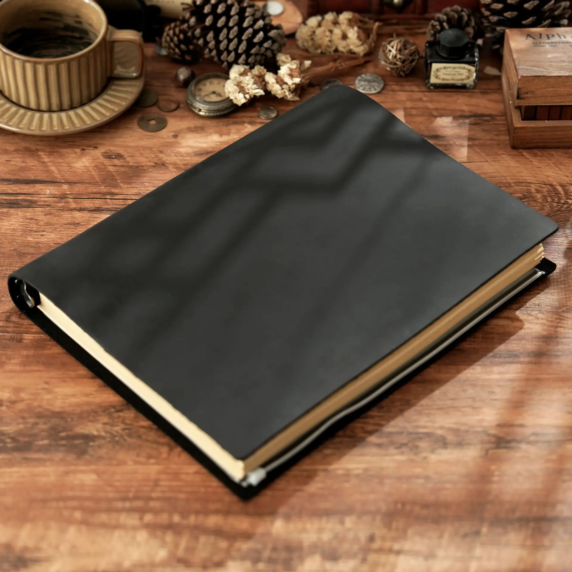 AIGUONIU Ringplaner aus echtem Leder im A4-Format mit 4-Loch-Binder, Retro-Notizbuch, vertikale Version, neutraler Notizblock, Skizzenbuch – Detail 7