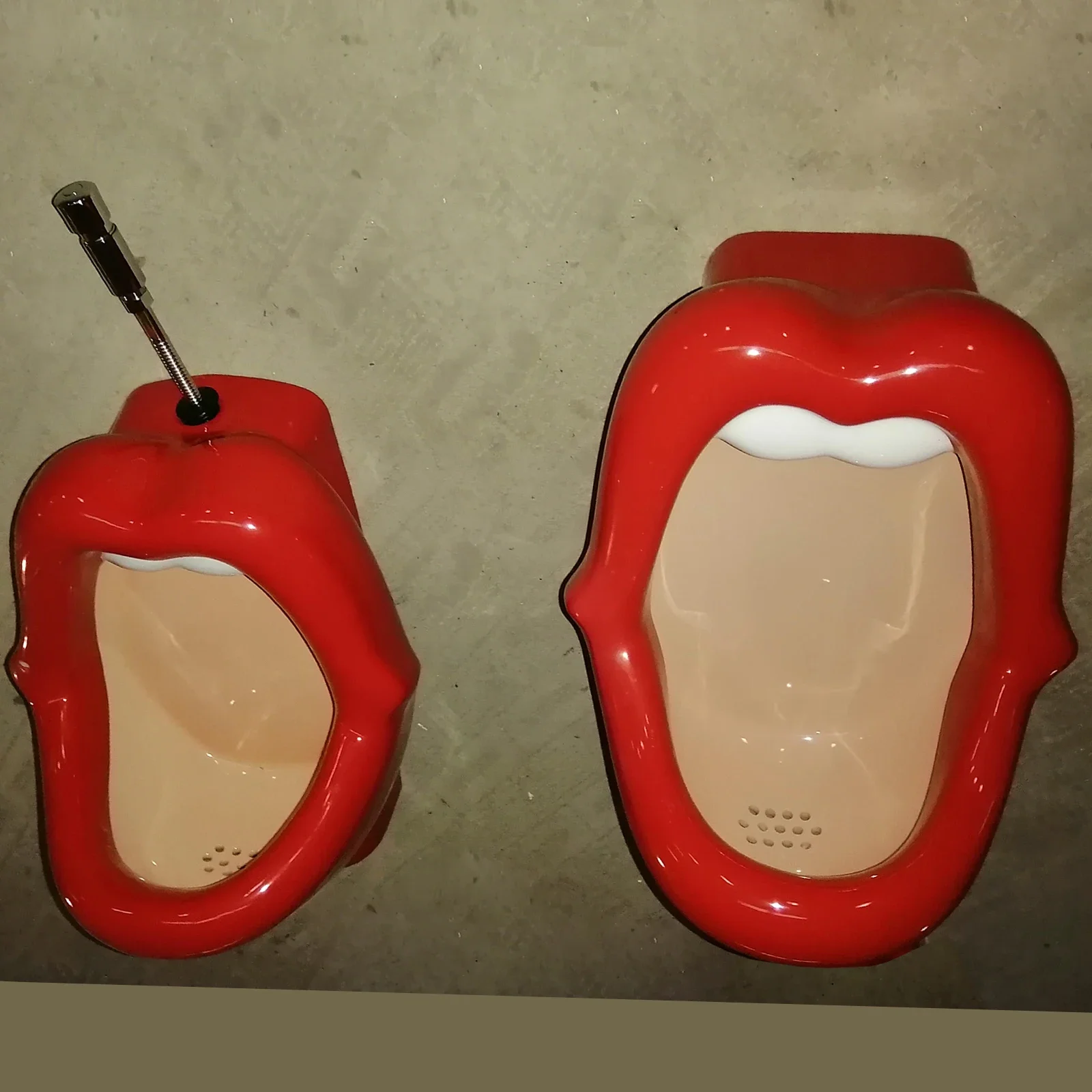 For  Urinary 3d Piss Toilet Pan Toilettes Salon Urine Device Hot Urination Red Bloody Urine Lip Bar Funny Sanitary