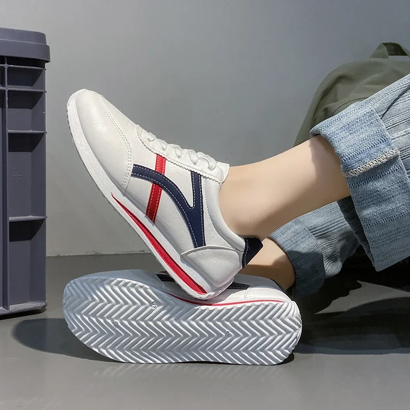 Women Sneakers Summer Casual Walking Shoes for Women Flat Lace Up High Quality Sneakers Fashion Wild Flat-bottomed Loafers image 3