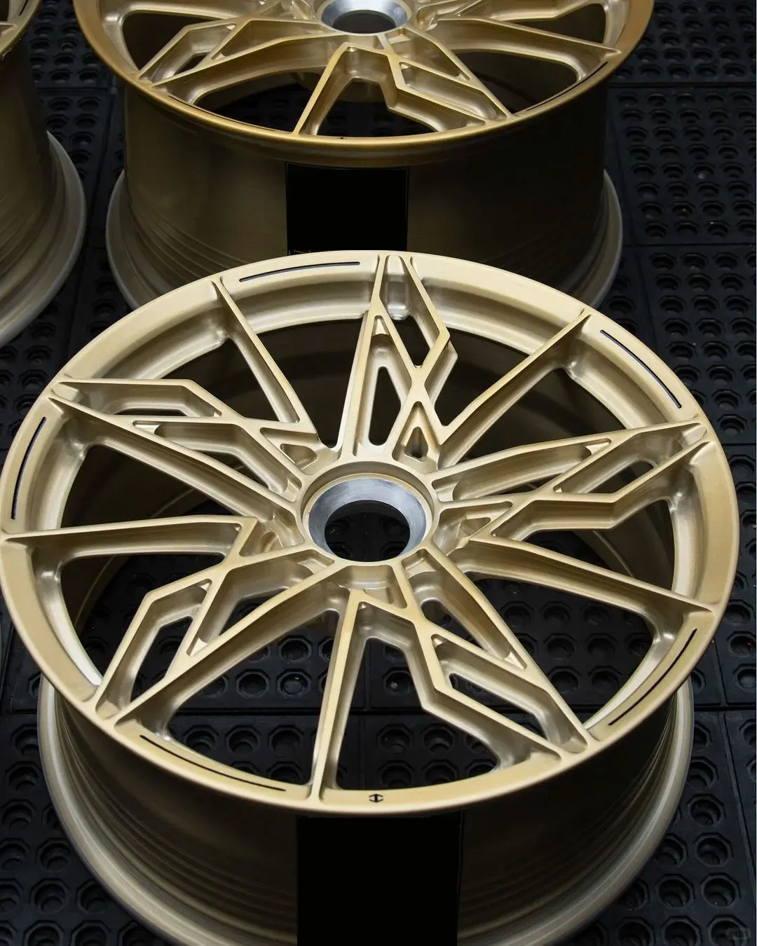 

18-22 Inch Borui Forged Wheel Hollow Multi-Spoke 5x112 5x120 For Porsche For BMW For Audi For Mercedes For Cadillac