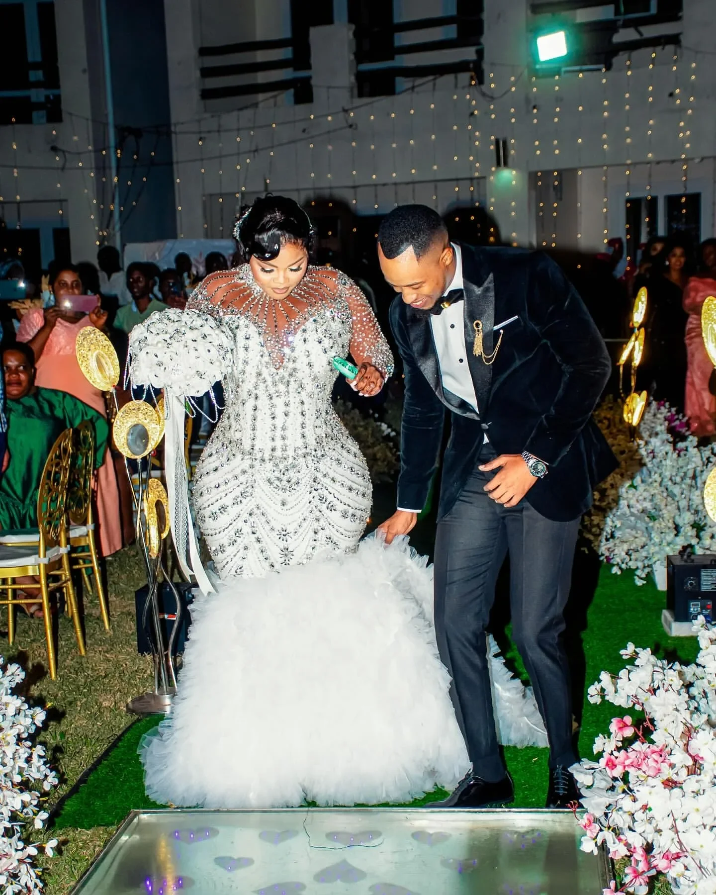 Aangepaste hoge hals sprankelende kristallen kralen zeemeermin trouwjurk Robe De Mariée lange mouwen lagen tule bruidsjurk