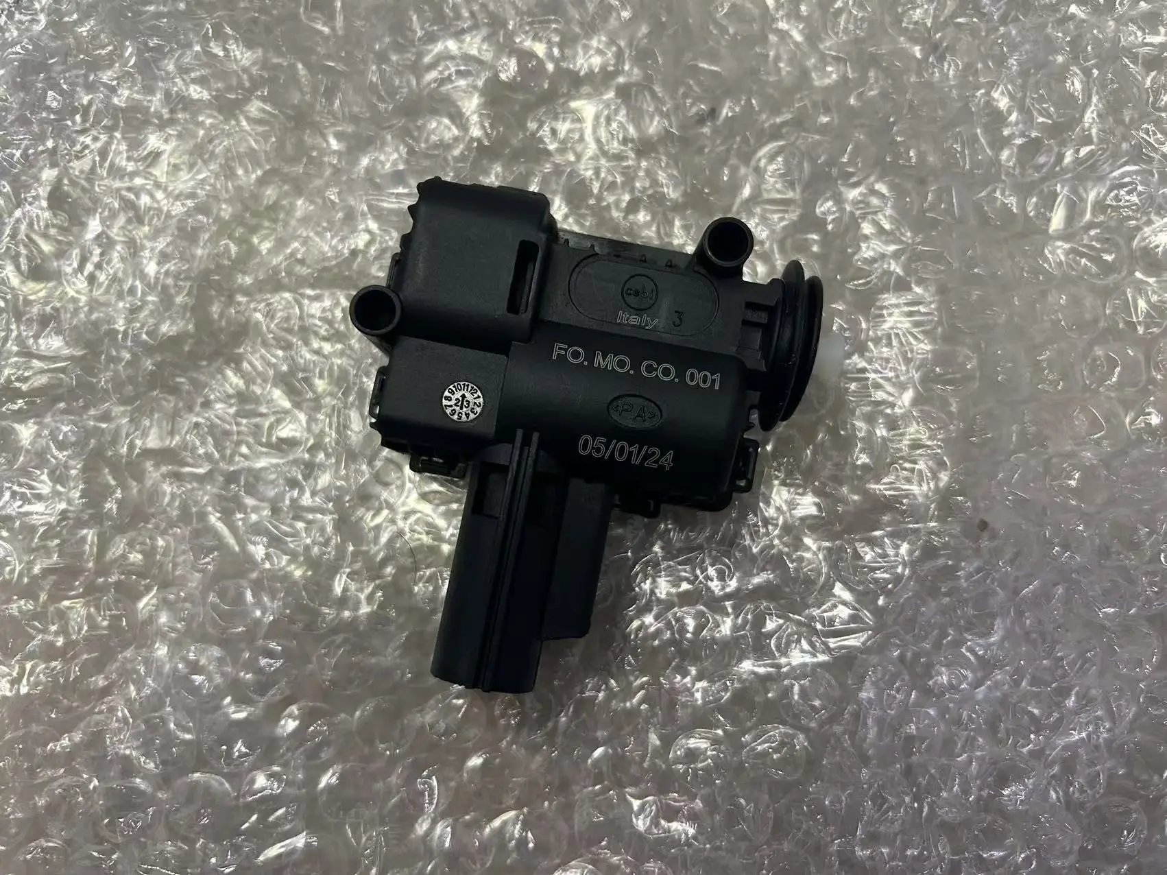 

2015-2020 Fuel Filler Door Lock Actuator for Jaguar XE Jaguar XJ Jaguar F-PACE Jaguar XF C2Z13877