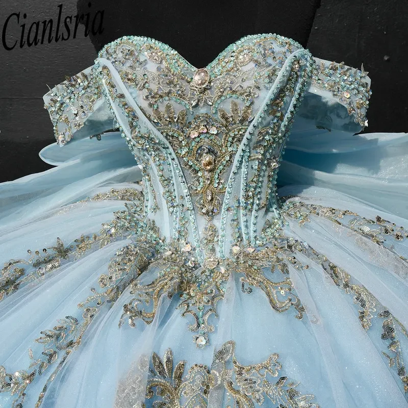 Hemelsblauw Uit De Schouder Strik Quinceanera Jurken Baljurk Goud Applicaties Kant Kralen Corset Sweet 16 Vestidos De XV 15 Anos