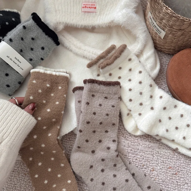 Winter Warm Thickened Polka Dot Plush Socks Women Mid-calf Socks Girls Fall Thickened Padded Warm Socks Home Sleep Floor Sox