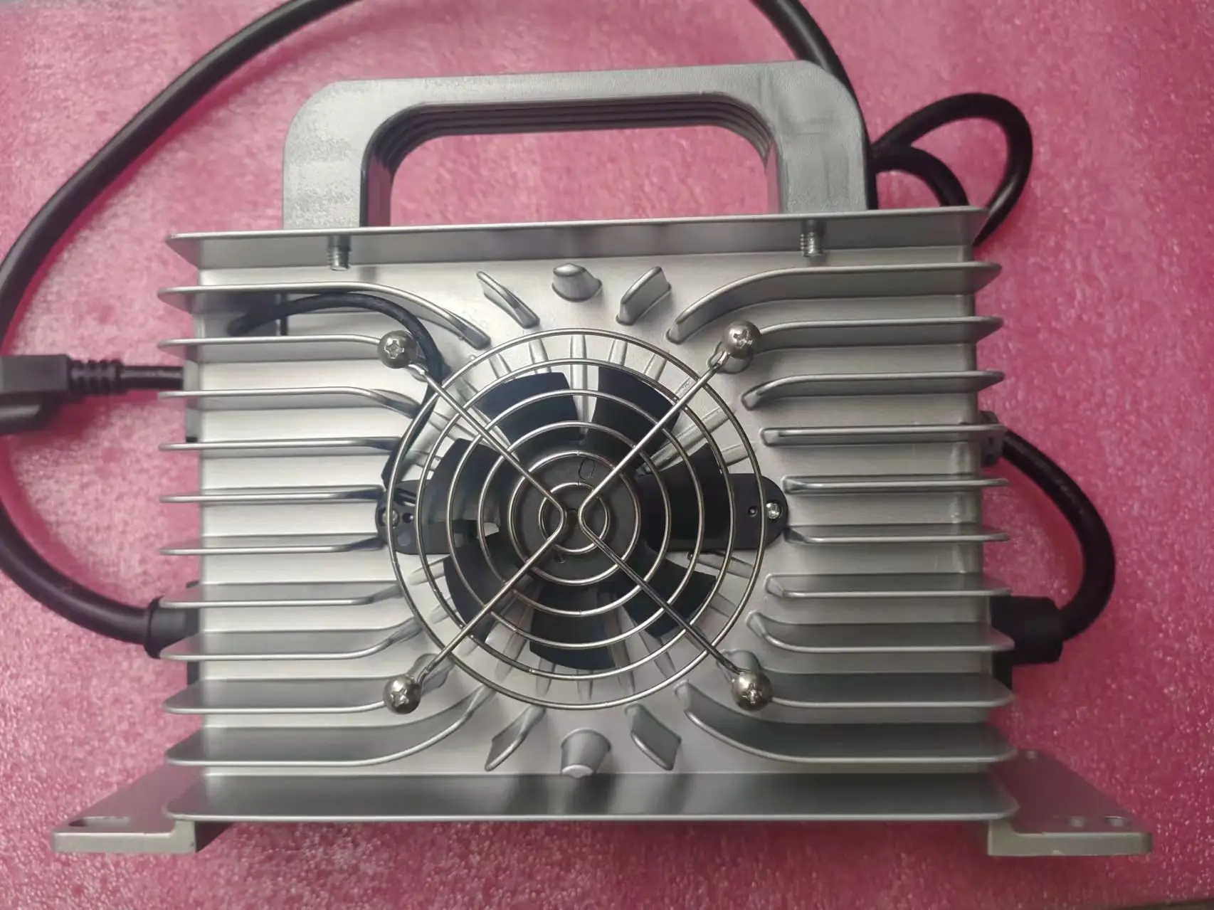 Aluminiowa ładowarka 54.75V 25A do 15S LiFePo4 LFP wodoodporna z obsługą ładowarki CC/CV Model 3.65V * 15 = 54.75V