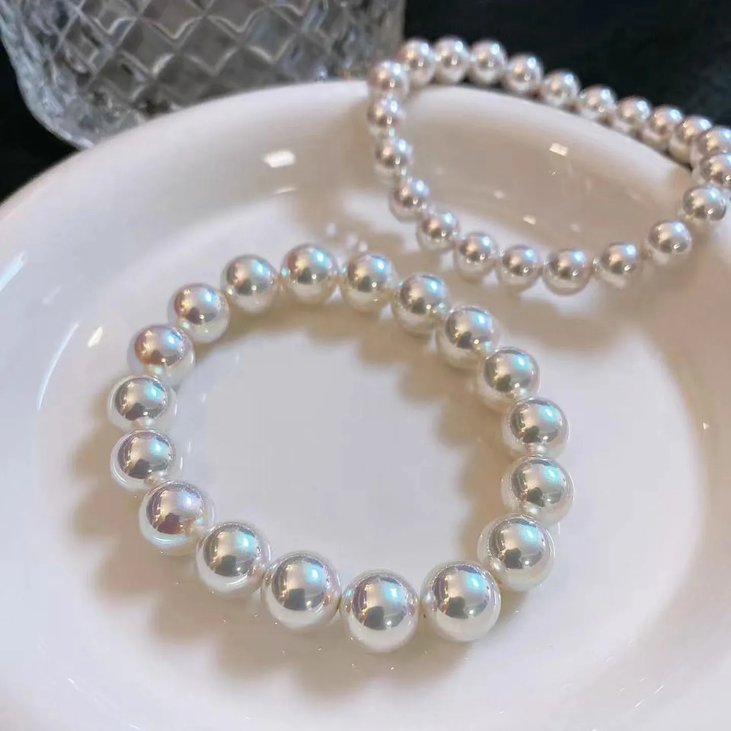 

Natural Australian Mother-of-Pearl Pearl Bracelet, Perfect Round, Strong Luster, Unisex, Ideal for Gifts to Girlfriends or BFFs