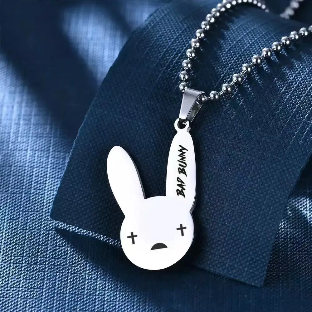 

Trend Bad Bunny Necklace Cosplay Singer Bad Rabbit Red Heart Pendant Neck Chain Cute Decoration Jewelry Accessories for Fan Gift