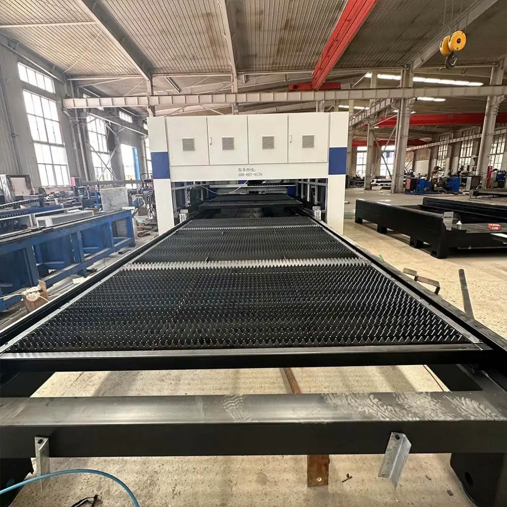 High Performance 30000W/60000W Fiber    Cutter Enclosed Automatic Exchange Platform for Stainless Steel Aluminum Supports PLT