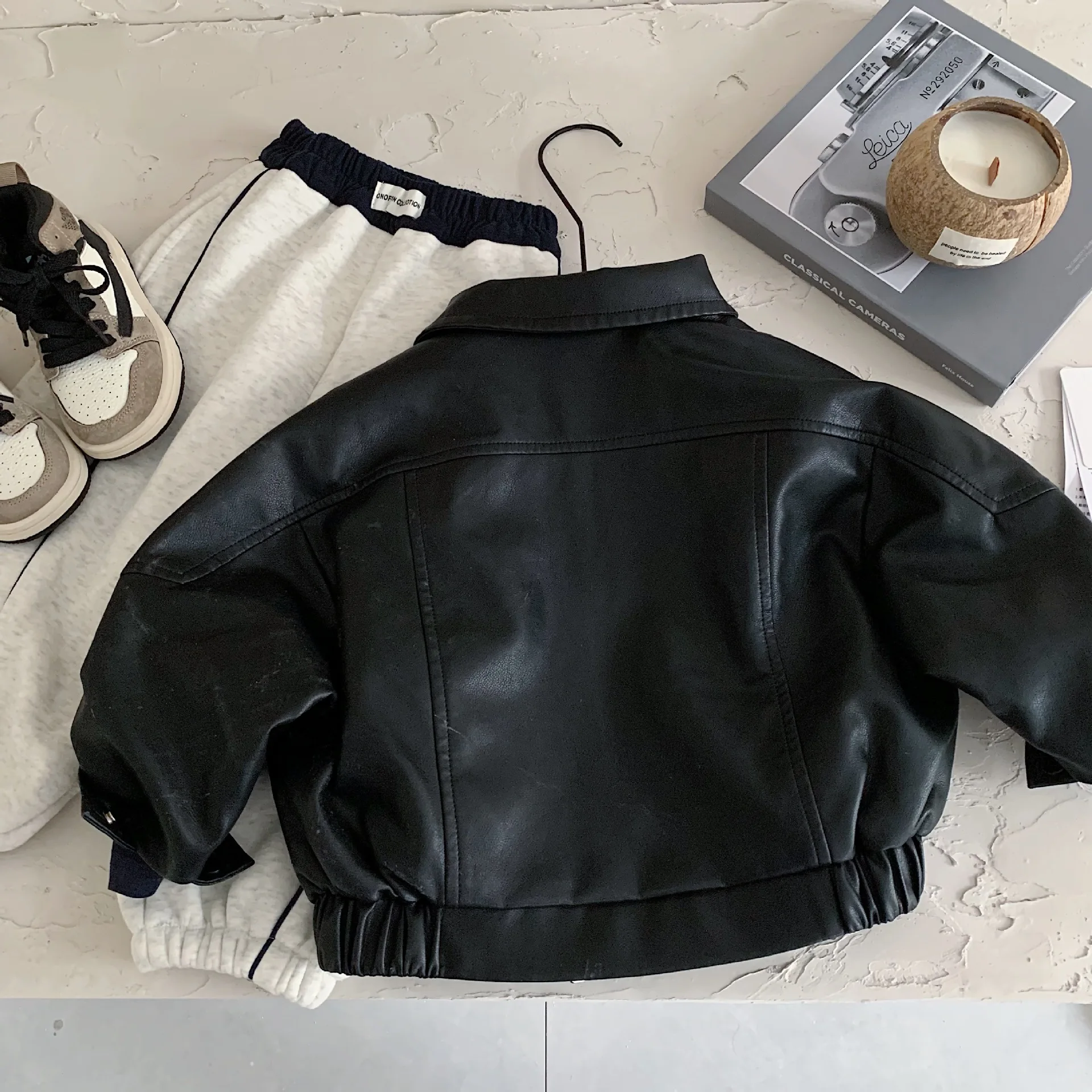 Frühling Herbst Neue Mädchen Jungen Lederjacke Einfarbiger Revers Schicker Motorrad-Reißverschlussmantel für 2-8 Jahre alte Kinder Modische PU-Oberbekleidung – Detail 11