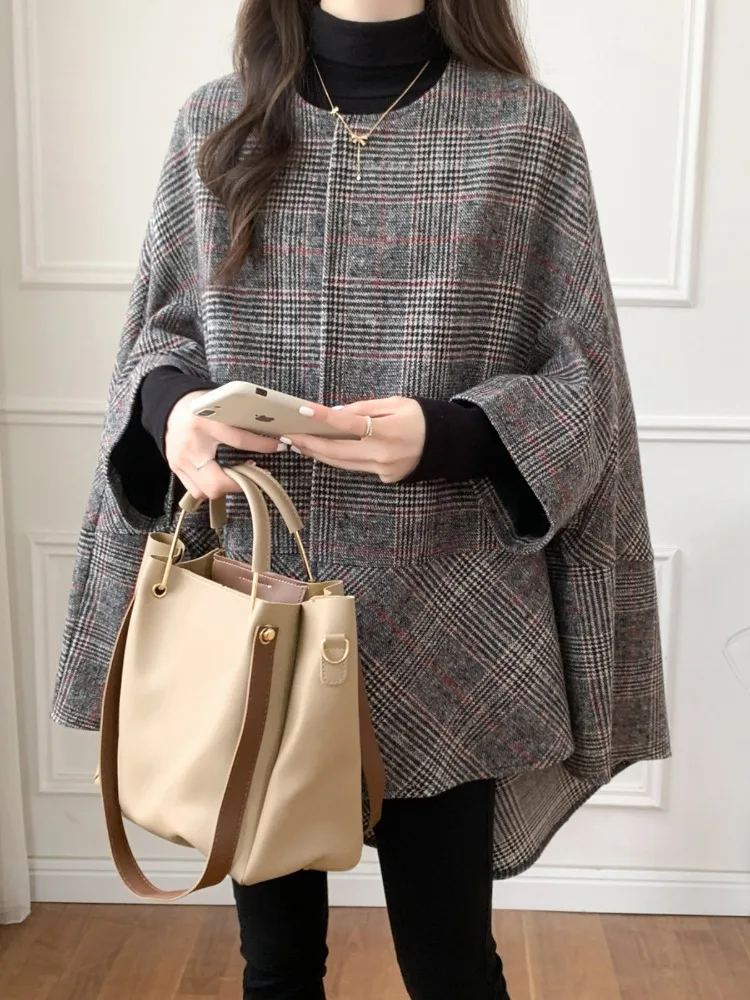 เสื้อคลุมคาร์ดิแกนลายสก็อตเรโทรเรียบง่ายสำหรับผู้หญิง ทรงหลวม ไซส์ใหญ่ สไตล์ลำลอง แมทช์ได้กับทุกชุด คอวี  สำหรับฤดูใบไม้ร่วง