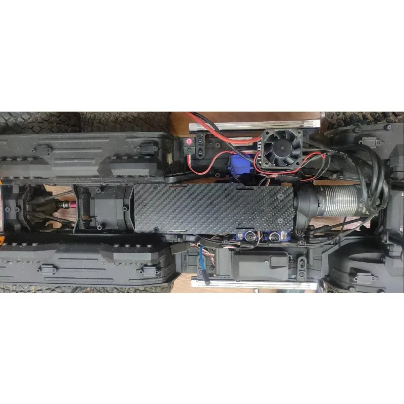 For 1:10 Traxxas TRX4/TRX6 Carbon Fiber Battery Mount,Stock Hole Install,Unlimited Battery Height, Screws & Strap Included